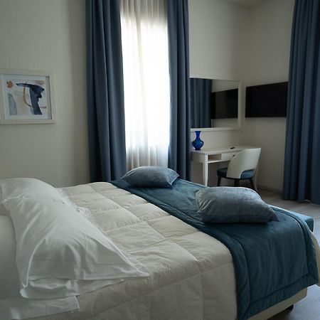 Hotel Bellonda フォルテ・デイ・マルミ エクステリア 写真