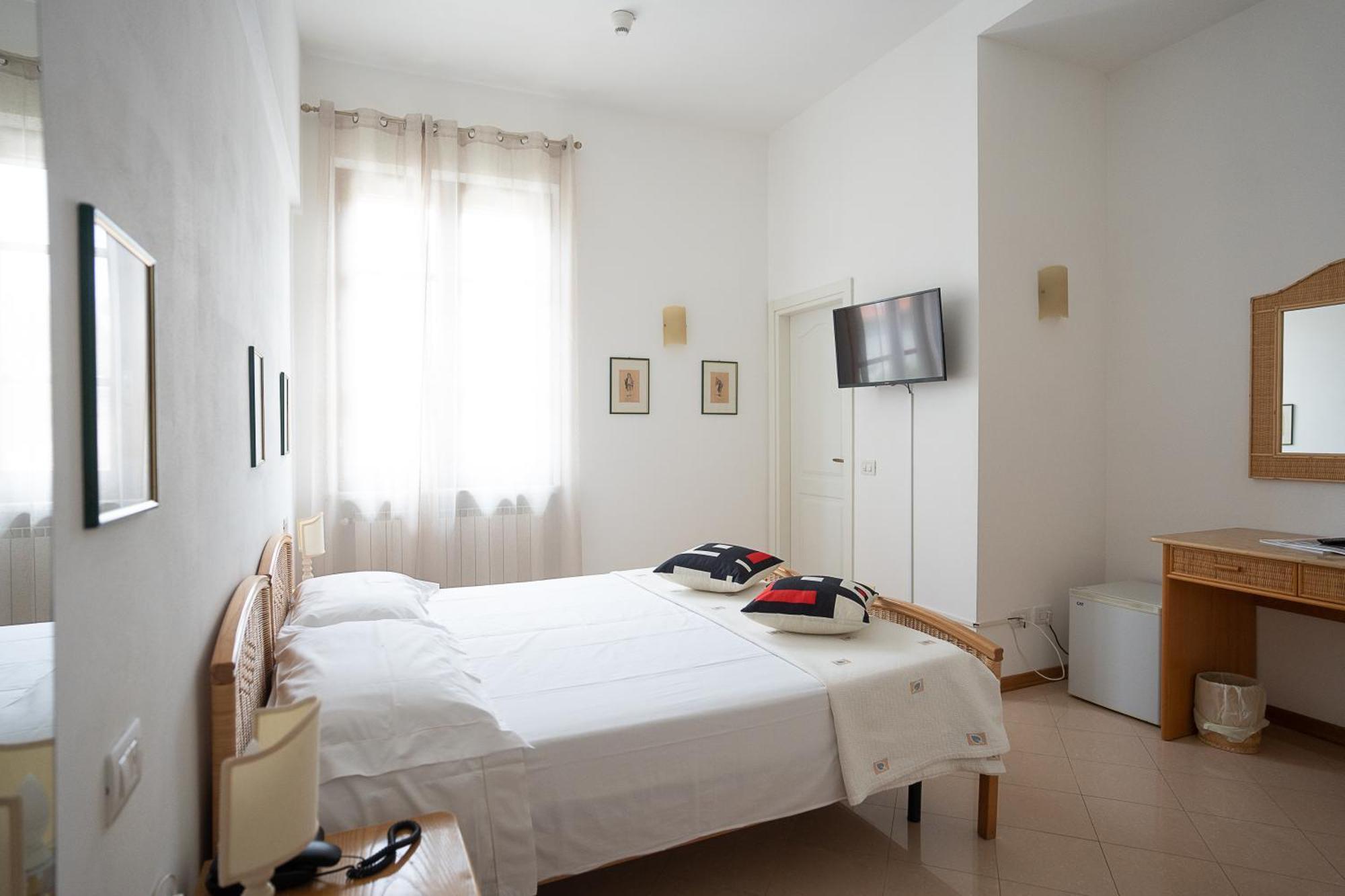 Hotel Bellonda フォルテ・デイ・マルミ エクステリア 写真